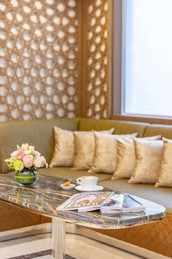 Golden Sands Suites Dubai Bagian luar foto