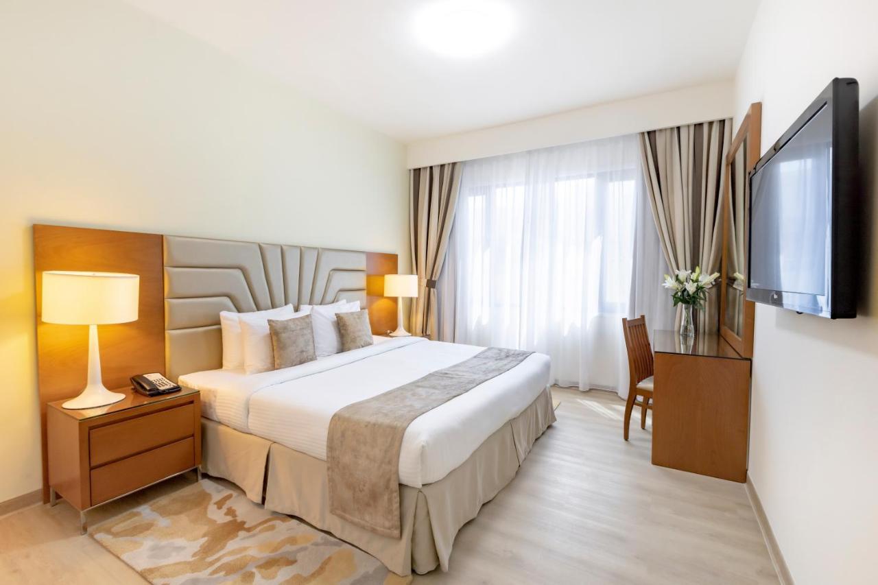 Golden Sands Suites Dubai Bagian luar foto