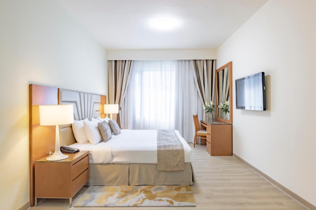 Golden Sands Suites Dubai Bagian luar foto