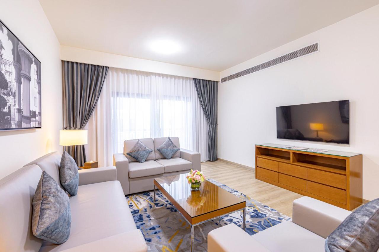 Golden Sands Suites Dubai Bagian luar foto